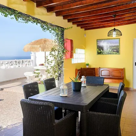Hearth Away From House. Breia Пуерто-дель-Кармен