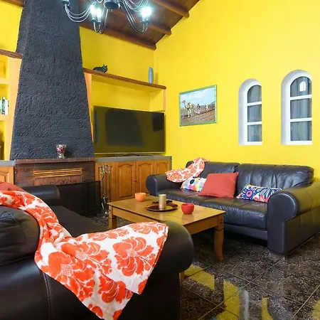 Hearth Away From House. Breia Вілла *